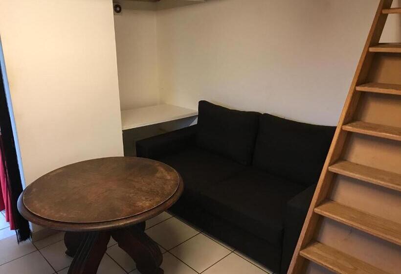 استودیوی استاندارد, Bastide Ecurie Massilia