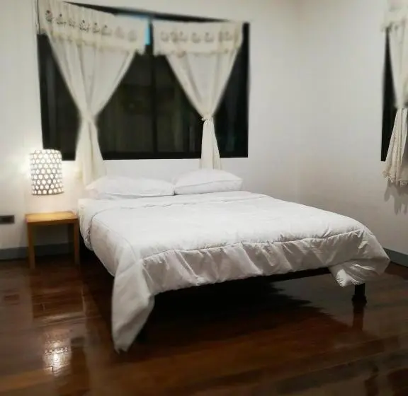 Standard room with outdoor bath, Comeneetee Uthai