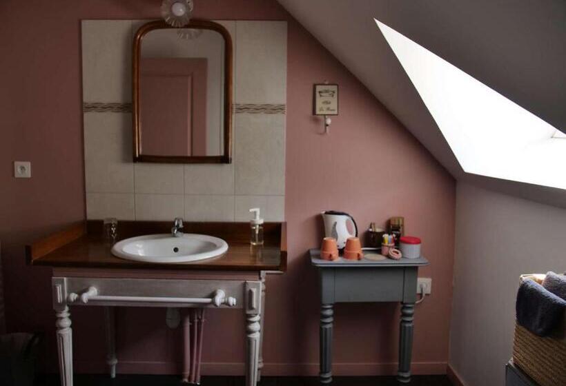 غرفة قياسية مطلّة علي الحديقة, Le Nid De Val'ry