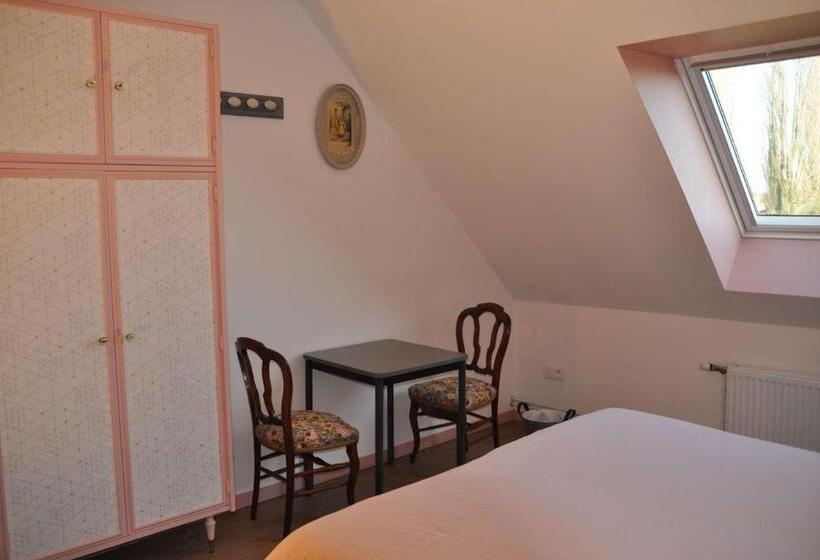 غرفة قياسية مطلّة علي الحديقة, Le Nid De Val'ry