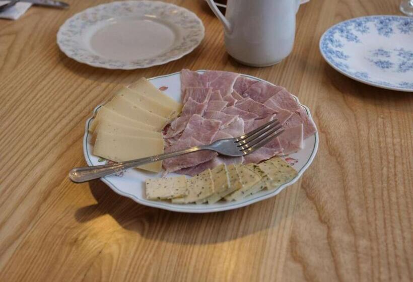 غرفة كومفورت ثلاثية, Le Nid De Val'ry