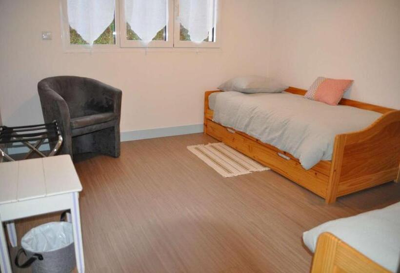 جناح عائلي, Le Nid De Val'ry