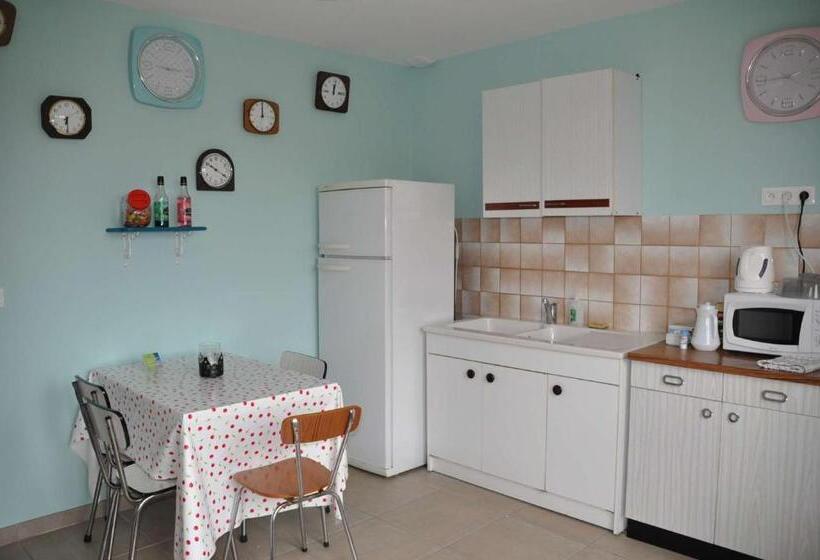 غرفة قياسية مطلّة علي الحديقة, Le Nid De Val'ry