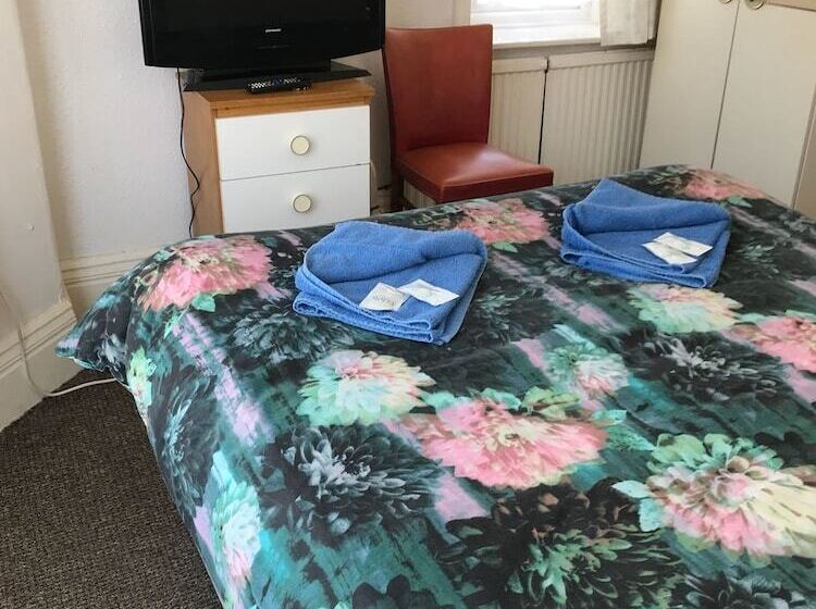 חדר משפחתי, The Beckwood