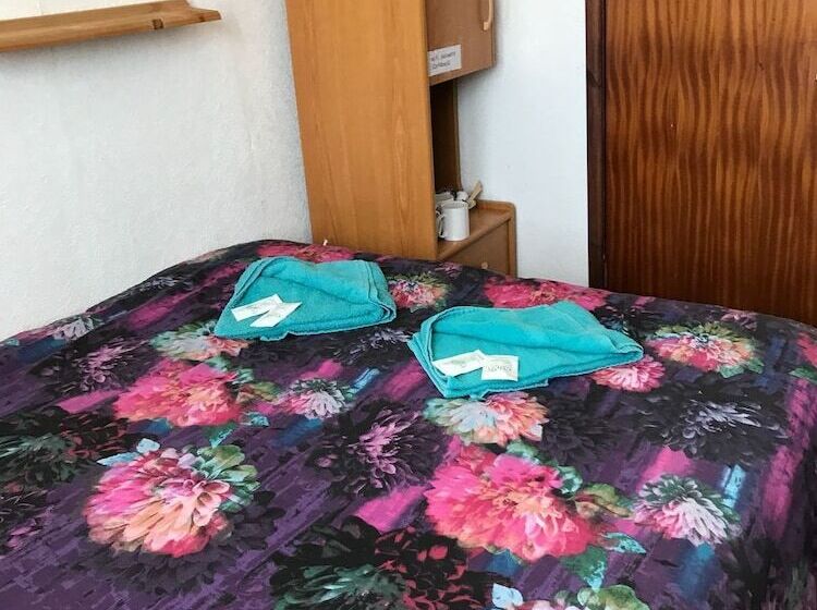 חדר משפחתי, The Beckwood