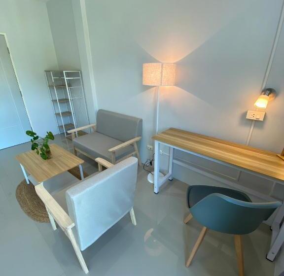 اتاق خانوادگی با چشمانداز کوه, Khaolak Mind Home Hostel