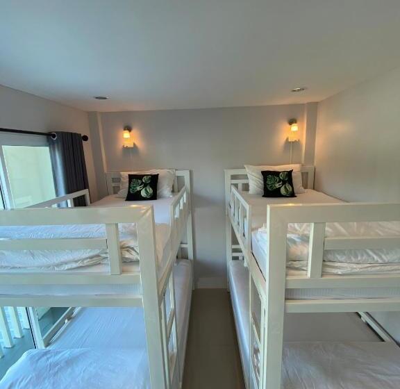 اتاق خانوادگی با چشمانداز کوه, Khaolak Mind Home Hostel