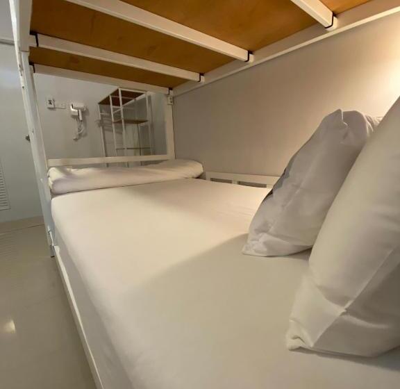 اتاق خانوادگی, Khaolak Mind Home Hostel