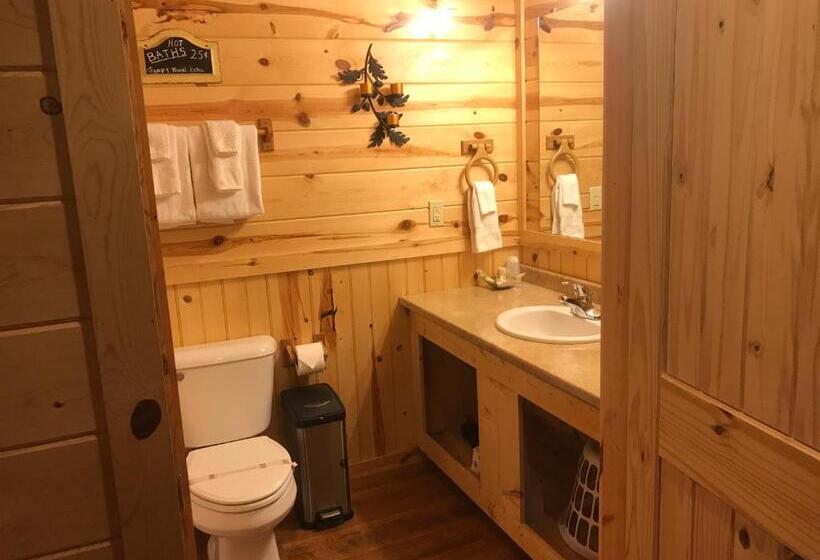 غرفة قياسية رباعية, Nacoochee Valley Rentals