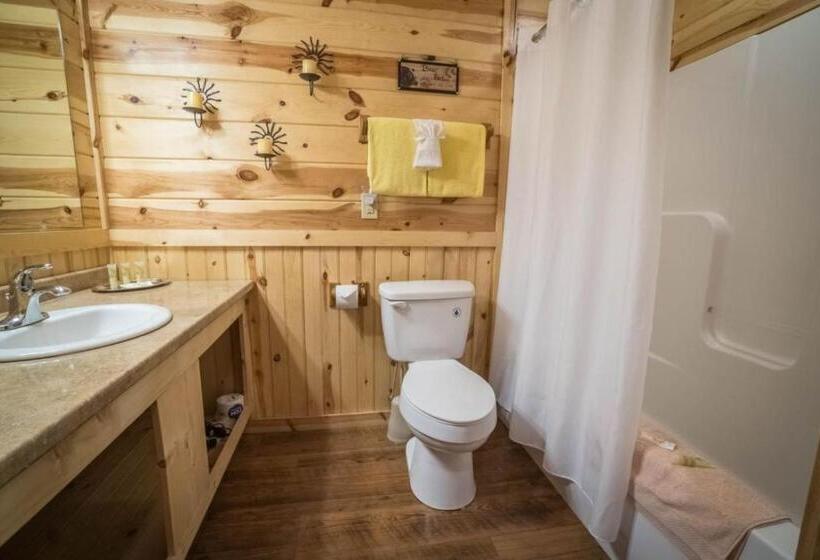 غرفة قياسية رباعية, Nacoochee Valley Rentals