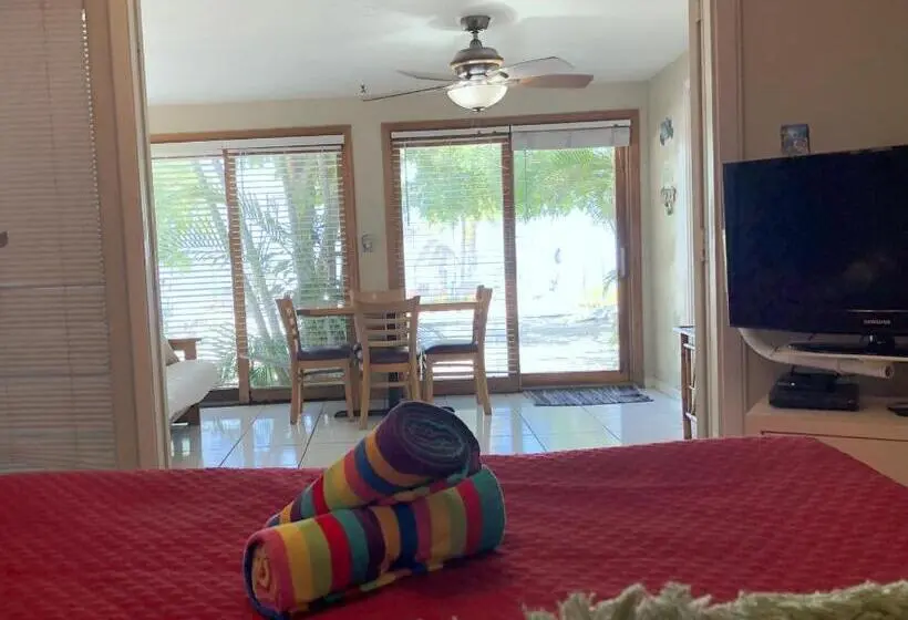 キャビン, Key Largo Cottages