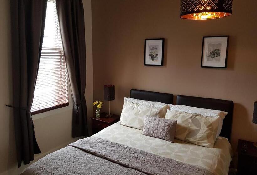 غرفة قياسية, The Old Cross Inn