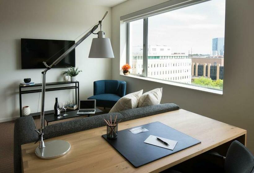 סוויטת אקזקיוטיב, עם מיטת קינג, The Study At University City, Study Hotels