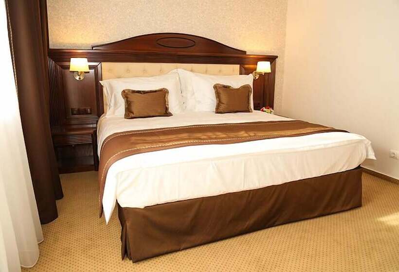 غرفة قياسية, Carmen