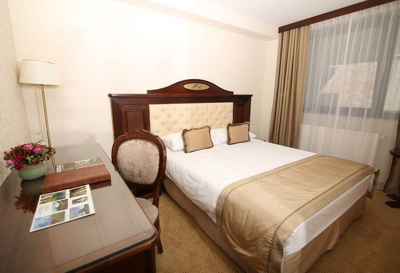 غرفة قياسية, Carmen