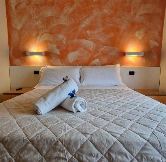 اتاق استاندارد, La Rocca