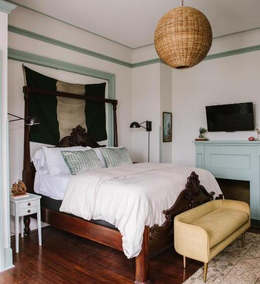 带大床的标准间, Carr Mansion