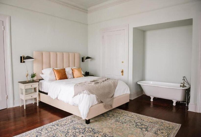 标准间, Carr Mansion