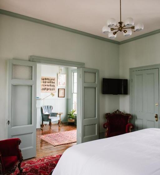 带大床的标准间, Carr Mansion