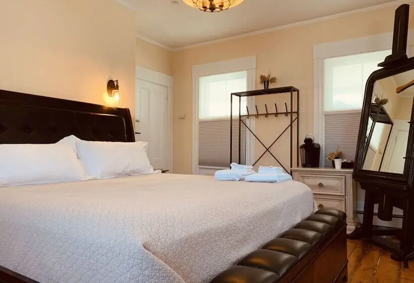 اتاق لوکس با تخت بزرگ, Sea Street Inn