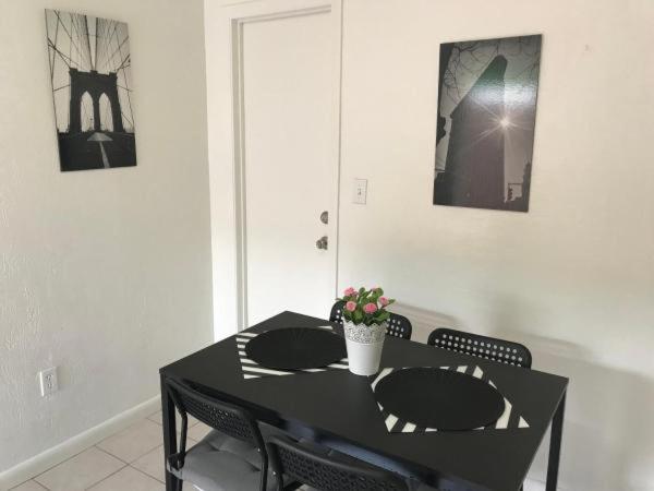 غرفة ديلوكس, Green Seas Motel