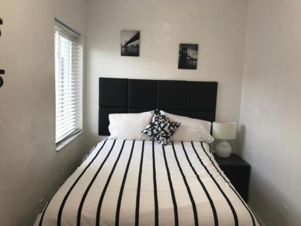 غرفة ديلوكس, Green Seas Motel