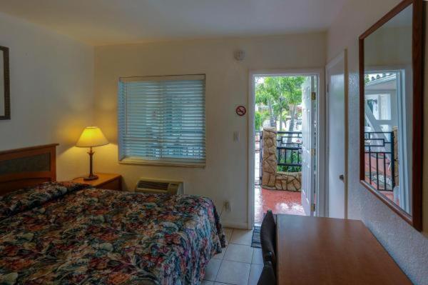 غرفة ديلوكس, Green Seas Motel