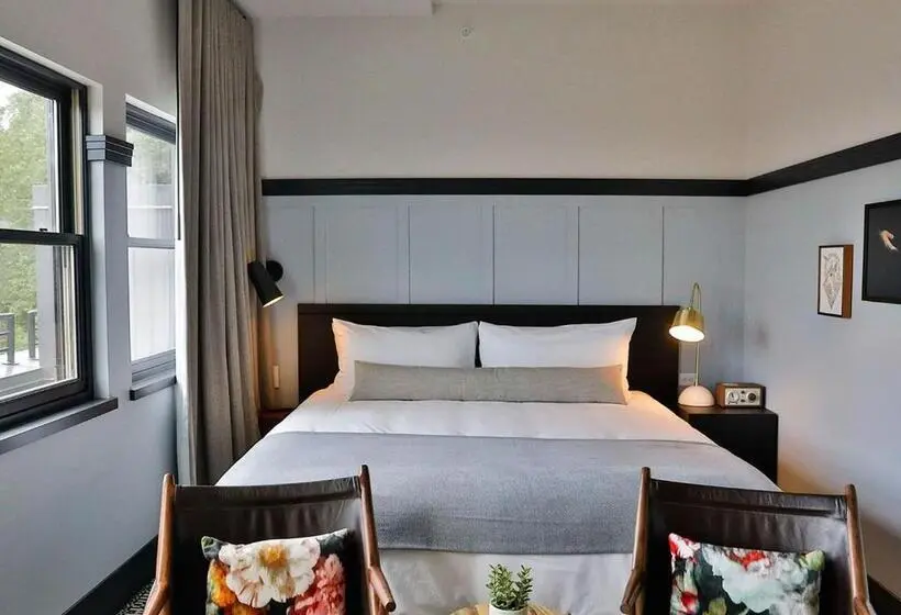 Deluxe-huone Soveltuu Liikuntarajoitteisille, Lora