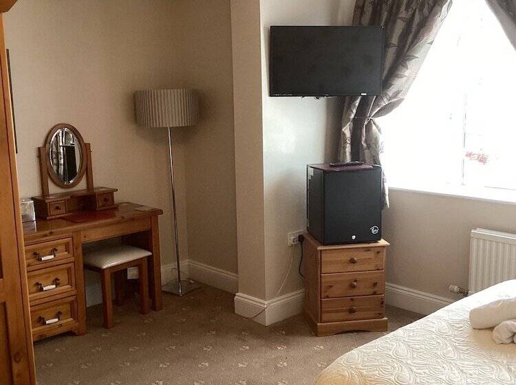 اتاق استاندارد, Barons Court