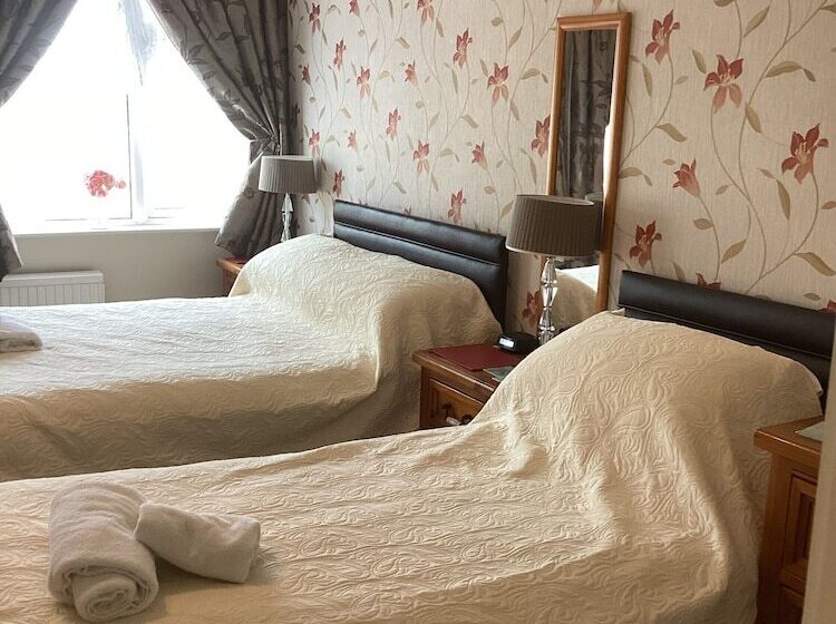 اتاق استاندارد, Barons Court