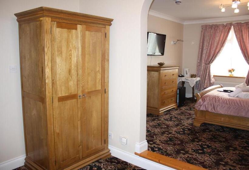 اتاق لوکس با تخت بزرگ, Barons Court