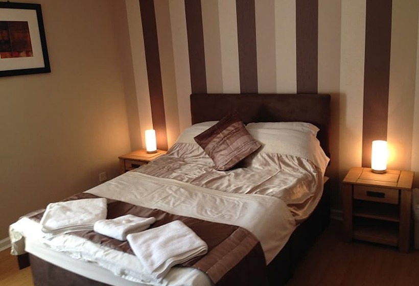 חדר סטנדרט יחיד, The White Swan