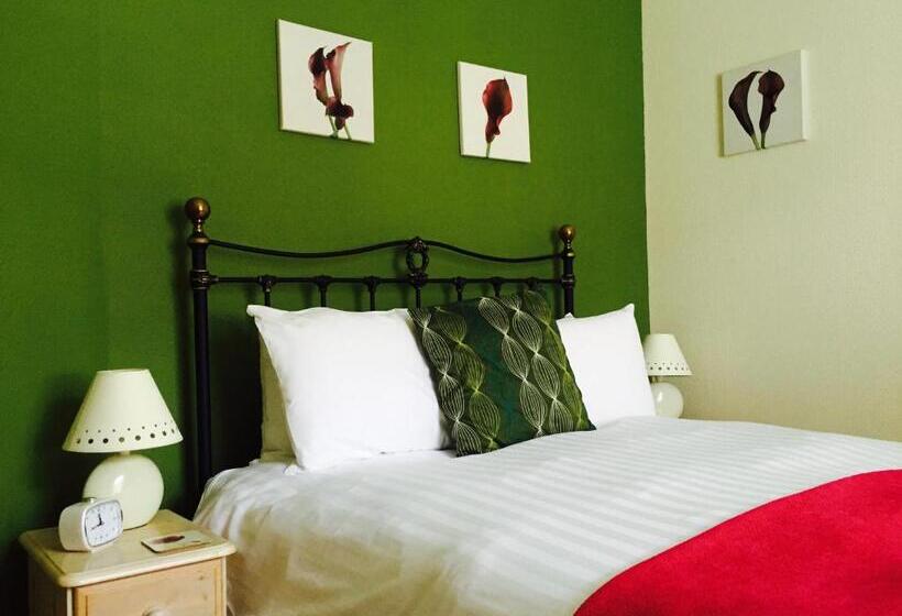 スタンダードルーム, Longmead House