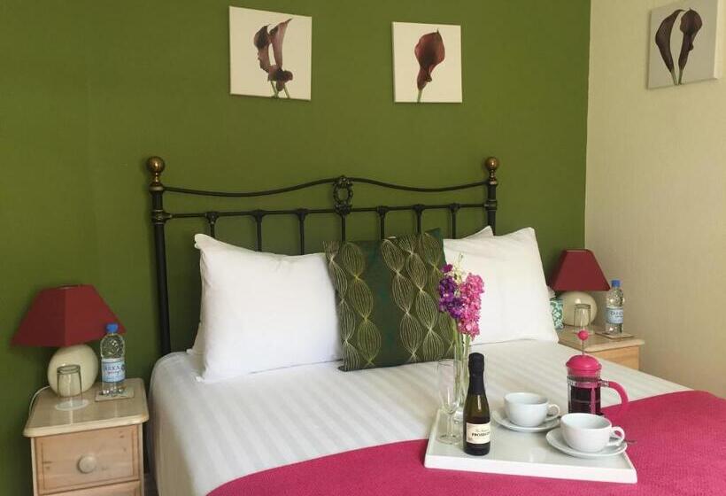 スタンダードルーム, Longmead House