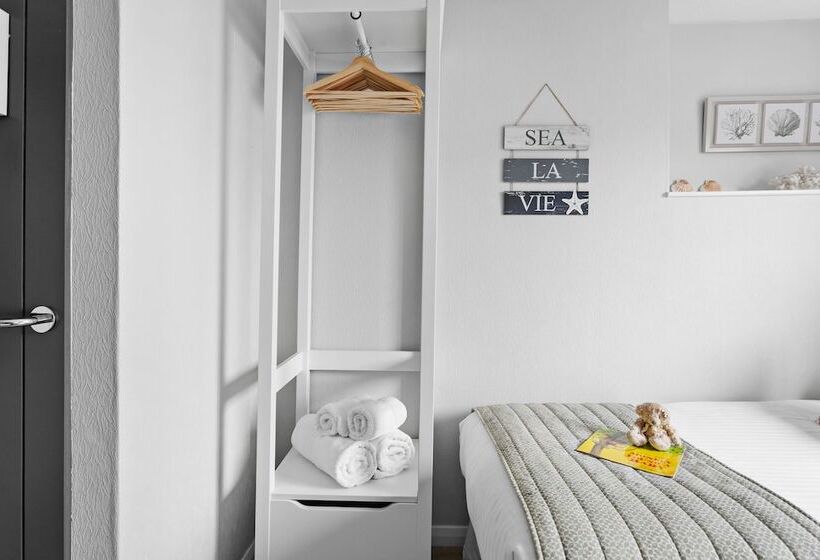 Suite 2 Chambres, Sandway House