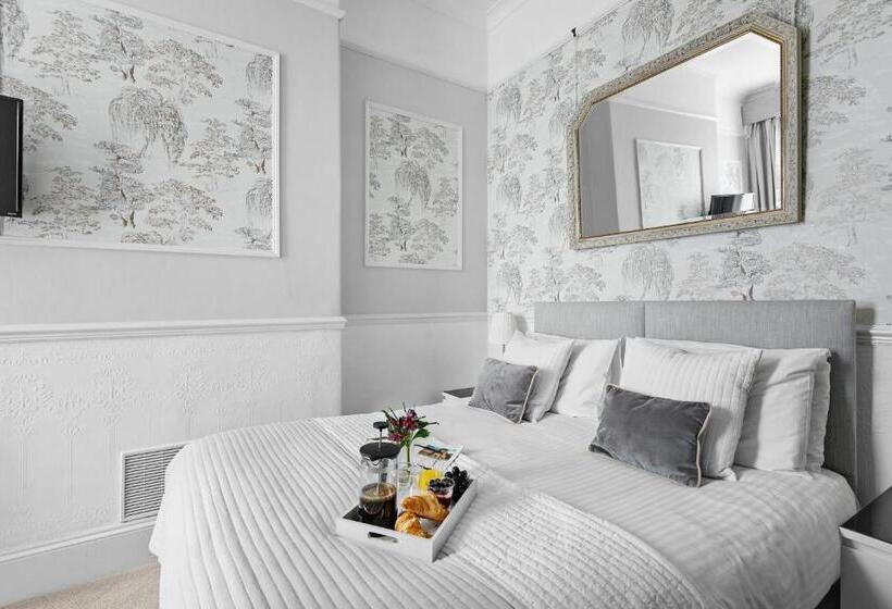 Chambre Supérieure, Sandway House