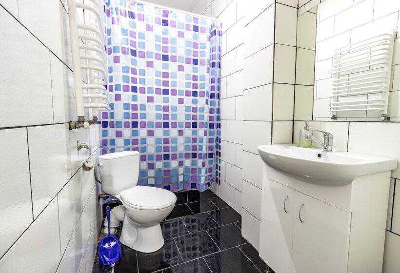 سرير فى غرفة مشتركه, Hi Hostel