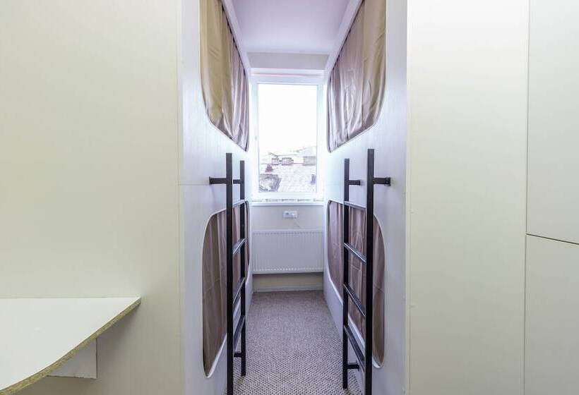 سرير فى غرفة مشتركه, Hi Hostel