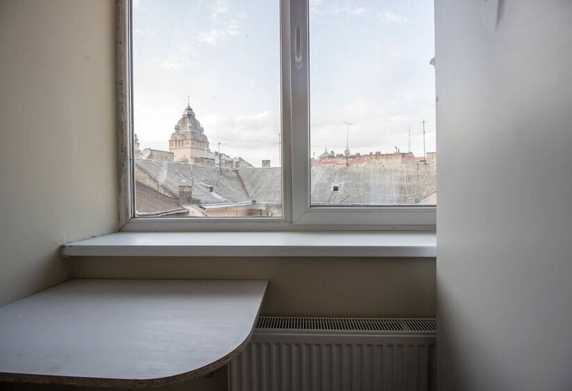 سرير فى غرفة مشتركه, Hi Hostel