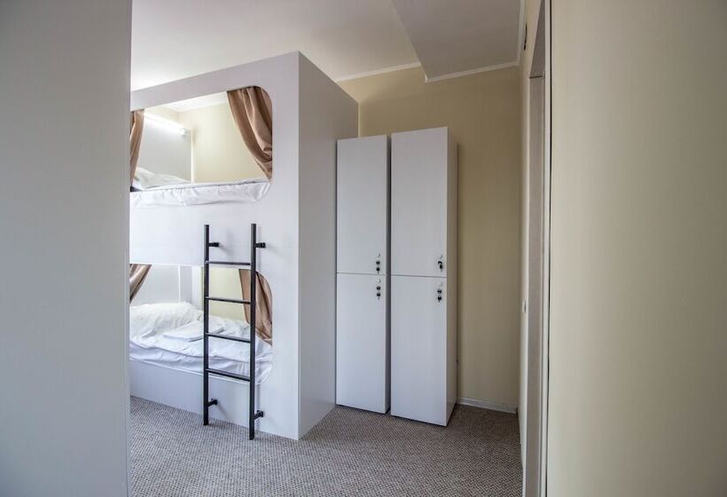 سرير فى غرفة مشتركه, Hi Hostel