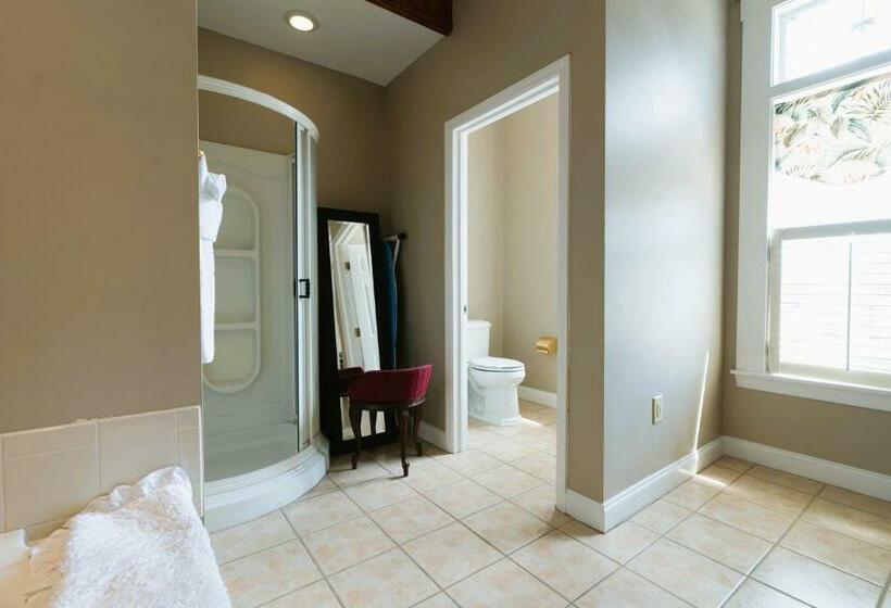 带阳台套房, Oakpak Inns   Enjoy All Inclusive Snack Beverages Wine & Beer During The Stay