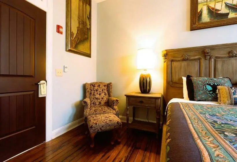 Deluxe-huone King-vuode, Oakpak Inns Enjoy All Inclusive Snack Beverages Wine & Beer During The Stay