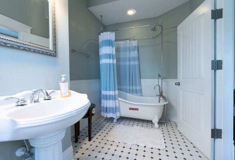 高级客房, Oakpak Inns   Enjoy All Inclusive Snack Beverages Wine & Beer During The Stay