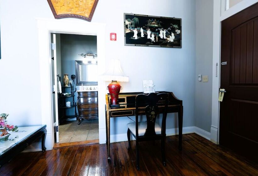 高级客房, Oakpak Inns   Enjoy All Inclusive Snack Beverages Wine & Beer During The Stay