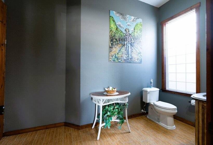 小室, Oakpak Inns   Enjoy All Inclusive Snack Beverages Wine & Beer During The Stay