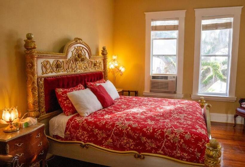 带大床的豪华间, Oakpak Inns   Enjoy All Inclusive Snack Beverages Wine & Beer During The Stay