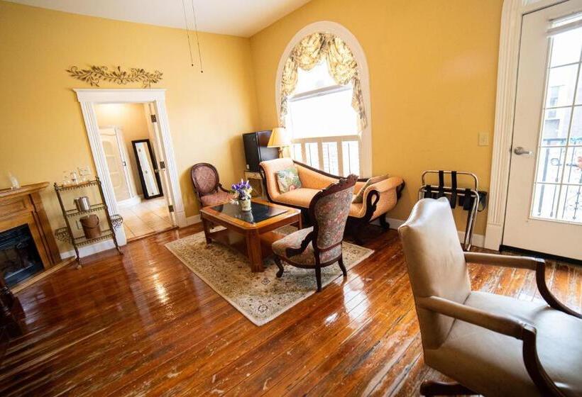 带阳台套房, Oakpak Inns   Enjoy All Inclusive Snack Beverages Wine & Beer During The Stay