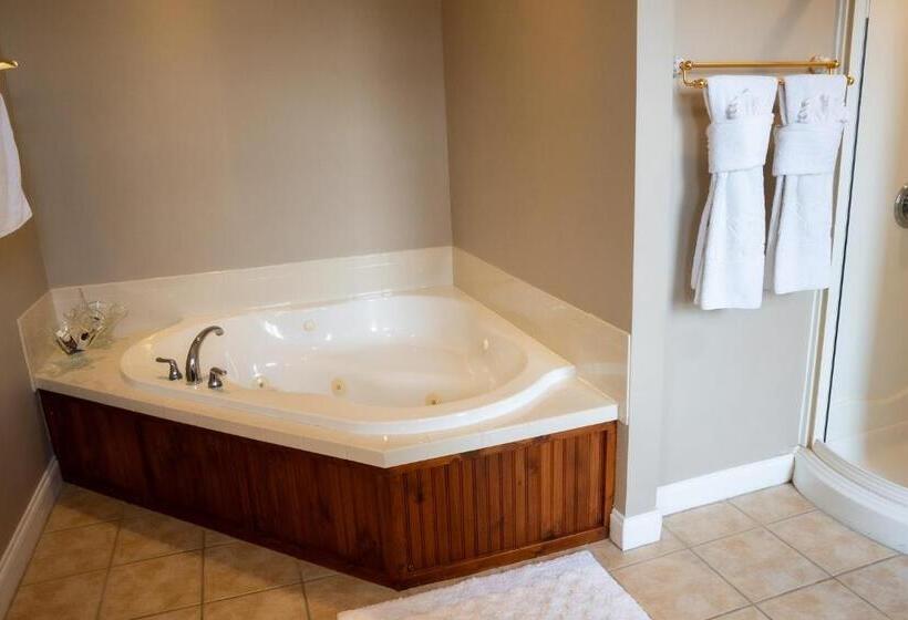 带阳台套房, Oakpak Inns   Enjoy All Inclusive Snack Beverages Wine & Beer During The Stay