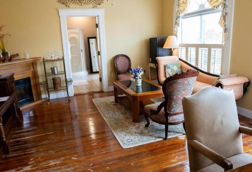 带阳台套房, Oakpak Inns   Enjoy All Inclusive Snack Beverages Wine & Beer During The Stay