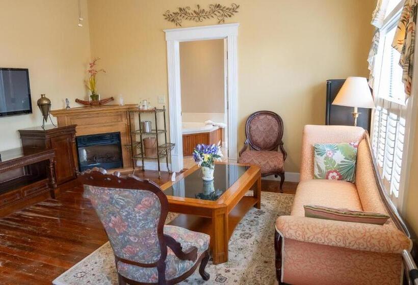 带阳台套房, Oakpak Inns   Enjoy All Inclusive Snack Beverages Wine & Beer During The Stay